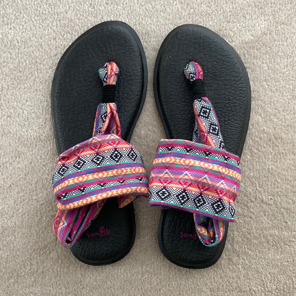 Sanuk yoga mat sandals, size 7